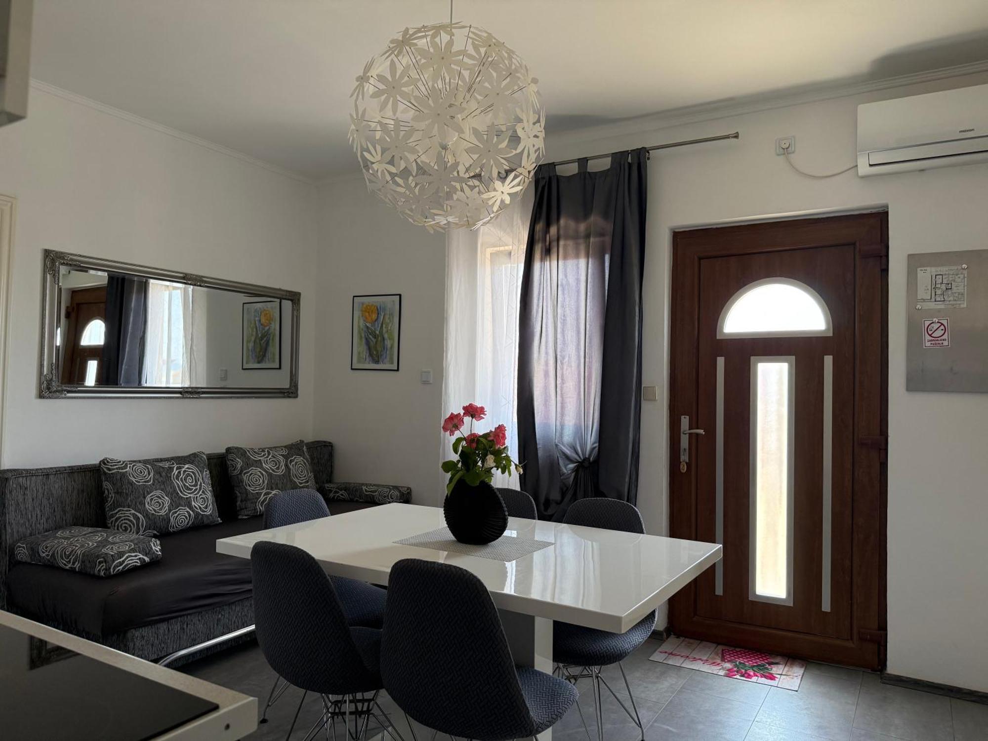Apartment Tajana *