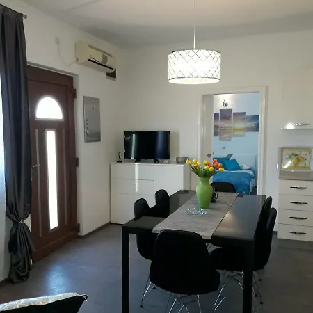 Apartmani Tajana Sukošan Exteriör bild